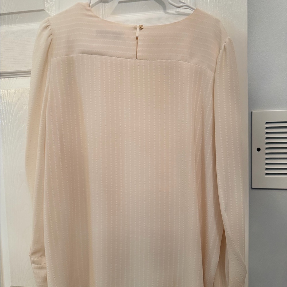 Woman’s the LOFT size XL Cream  Blouse